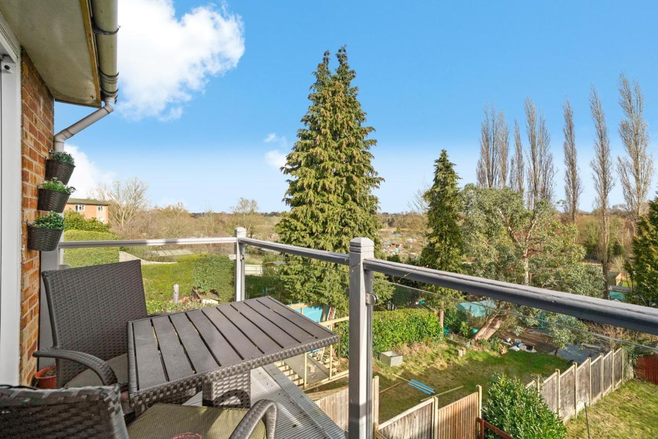 The Stylish Warwick Abode - Balcony - Garden Villa Leek Wootton Exterior photo